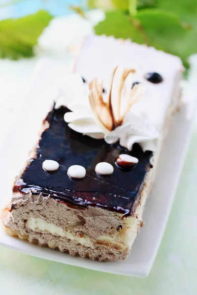 Piece Cake Cream Chocolate Icing — Stock Photo, Image