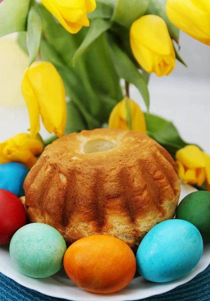 Bodegón Pascua Huevos Flores Tarta —  Fotos de Stock