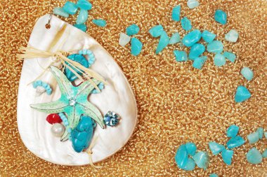 Plaj moda /adornment üzerinden yarı değerli taşlar