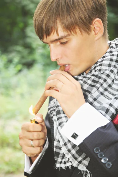 Young Handsome Guy Cigar Fuming — Stock Photo, Image