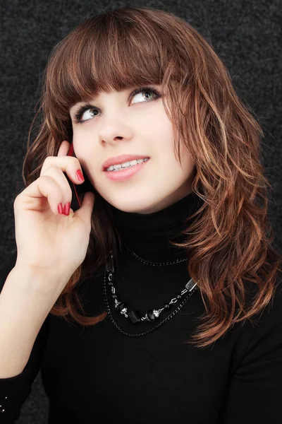 Beautiful Young Woman Speaks Telephone — Stock Photo, Image