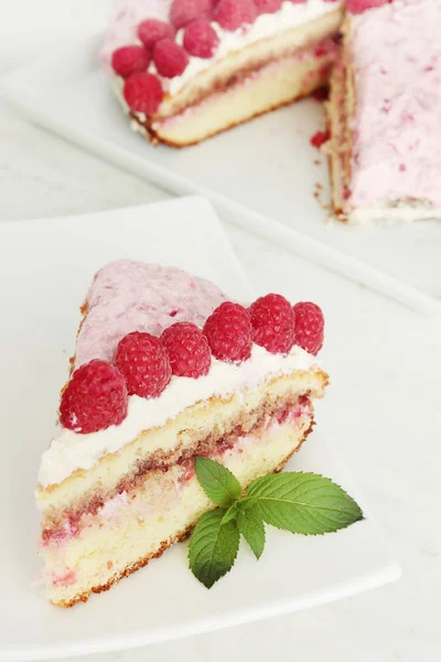 Gâteau Éponge Crème Sure Framboise — Photo