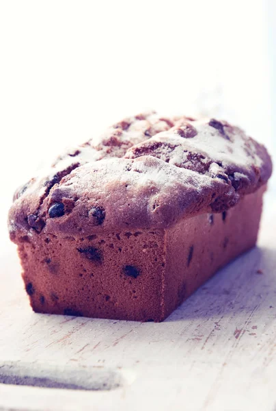 Ruddy Rectangular Cake Wooden Board — Stock Photo, Image