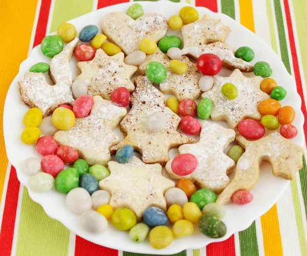 Pasteles Jengibre Navidad Con Los Dulces Brillantes —  Fotos de Stock