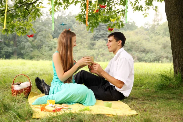 Man Gives Woman Box Gift — Stock Photo, Image