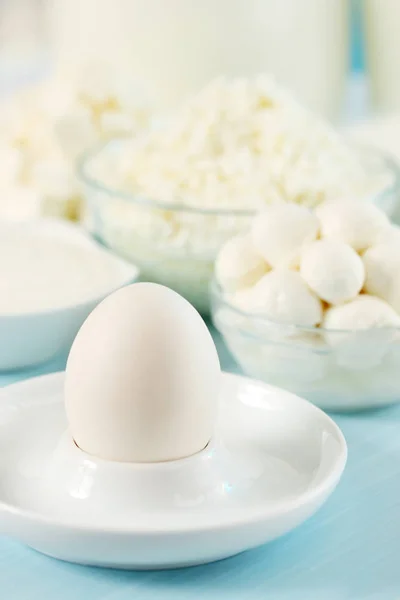 Huevo Con Productos Lácteos Bodegón Blanco —  Fotos de Stock