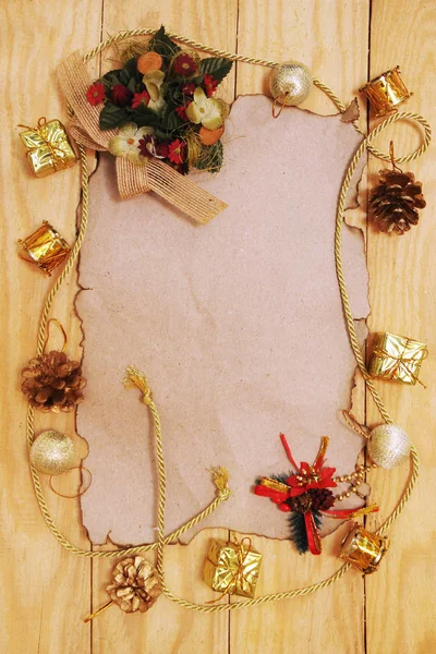 木制背景上的复古圣诞卡片 — 图库照片