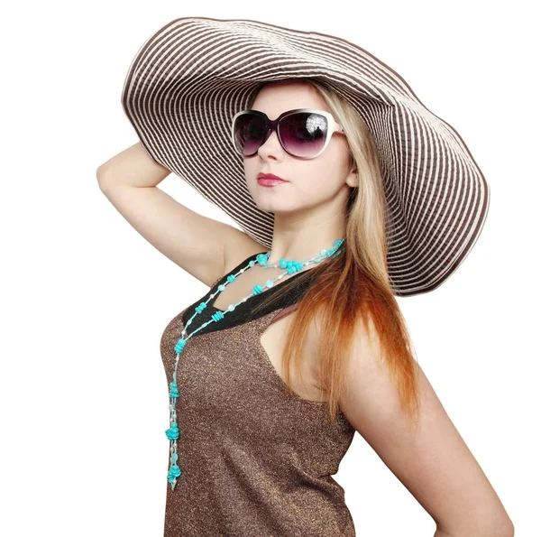 ビーチ帽子の美しい若い女性 — ストック写真