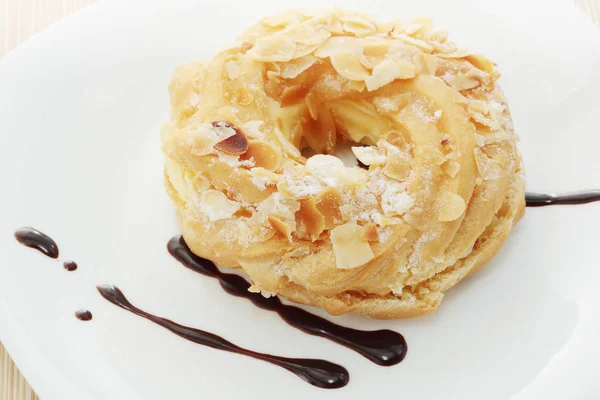 Delicioso Pastel Con Natillas Almendras — Foto de Stock