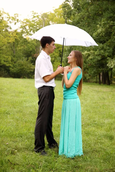 Loving Couple Standing White Umbrella — Stock Photo, Image