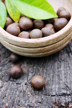 Büyük yuvarlak çay bitkisinin tohumları