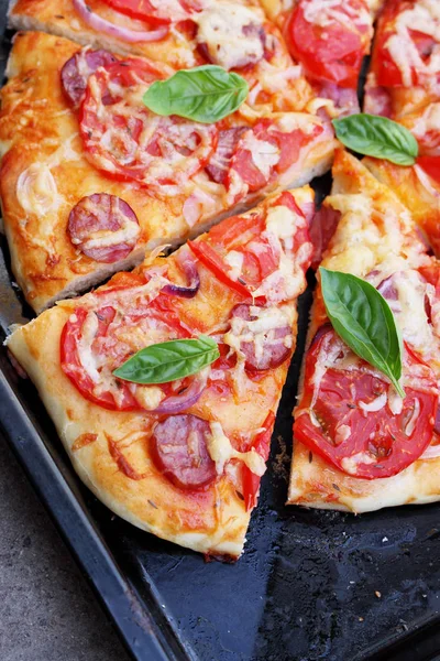 Homemade Pizza Black Pan — Stock Photo, Image