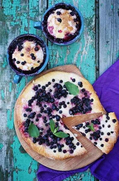 Pasteles Con Arándanos Menta Una Taza — Foto de Stock