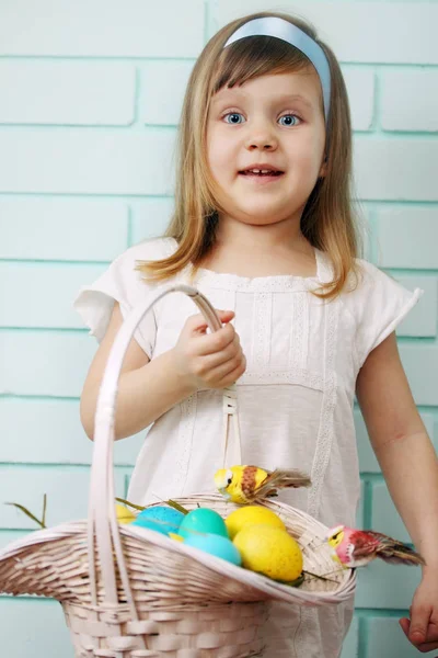 Beautiful Girl Holding Basket Colored Eggs — Stock Photo, Image