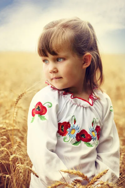 Menina Pensativa Campo Trigo — Fotografia de Stock