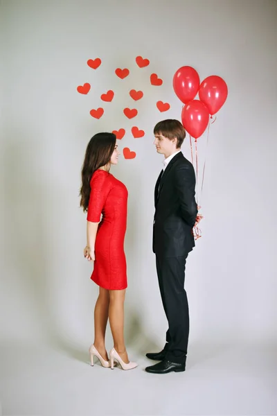 Adam Dirit Kız Balonlar Sevgililer Günü — Stok fotoğraf