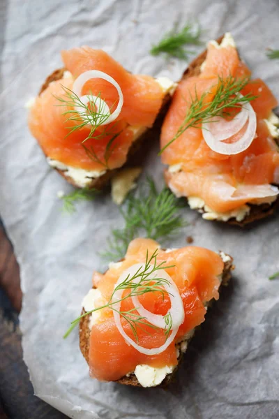 Pieces Red Fish Butter Rye Bread — Stock Photo, Image