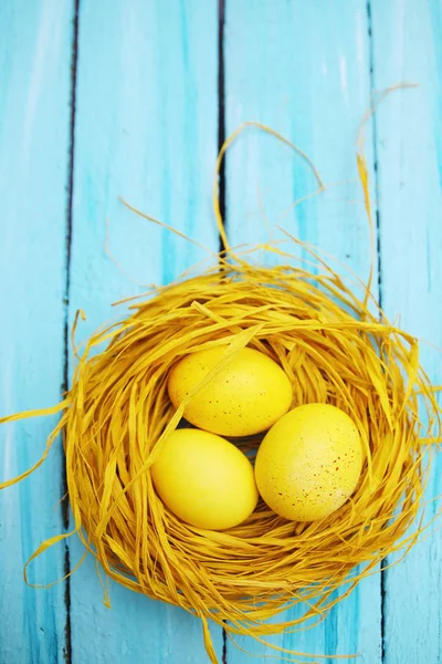 Nido Naturaleza Muerta Pascua Huevos Colores —  Fotos de Stock