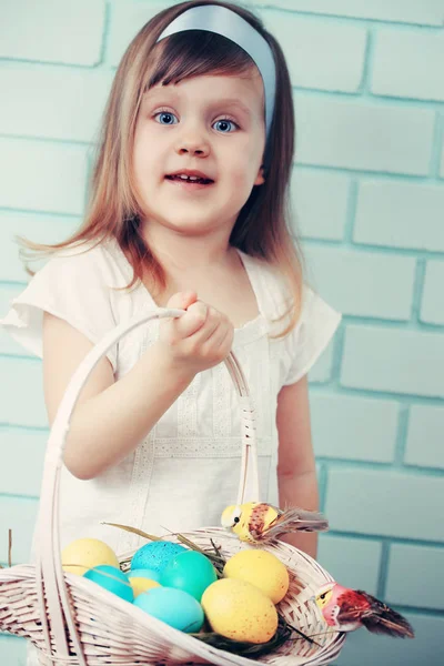 Beautiful Girl Holding Basket Colored Eggs — Stock Photo, Image