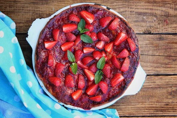 Voorjaar Cake Met Aardbeienjam Verse Aardbeien — Stockfoto