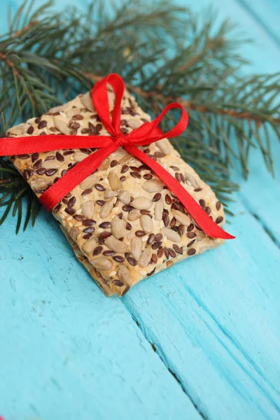 Biscoitos Natal Com Sementes Linho Girassol Presente Fundo Madeira Fundo — Fotografia de Stock