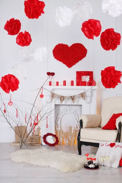 Luminoso Interno Con Camino Decorato Con San Valentino — Foto Stock