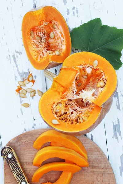 Juicy Orange Pumpkin Wooden Table — Stock Photo, Image