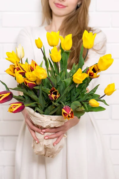 Bouquet in the hands — Stock Photo, Image