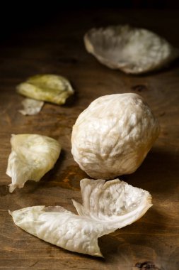 bir varil içinde ekşi lahana