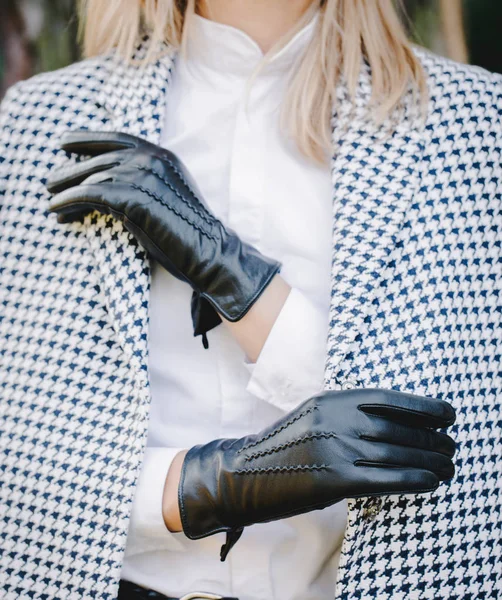 Gants et manteau classiques — Photo