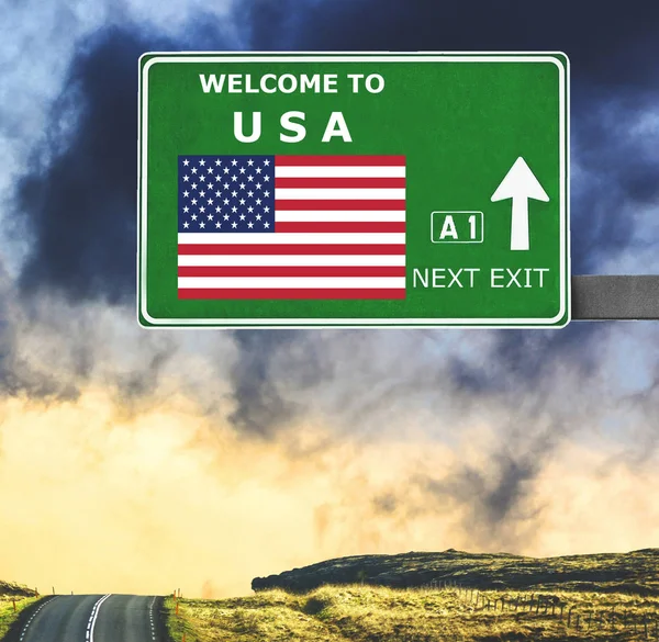 Amerika Birleşik Devletleri Yol Işaret Karşı Mavi Gökyüzü Temizleyin — Stok fotoğraf