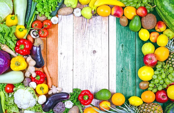 Färsk Frukt Och Färska Grönsaker Från Elfenbenskusten — Stockfoto