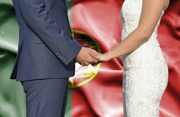 Σύζυγος Και Σύζυγος Κρατώντας Χέρια Εννοιολογική Φωτογραφία Γάμου Στην Πορτογαλία — Φωτογραφία Αρχείου