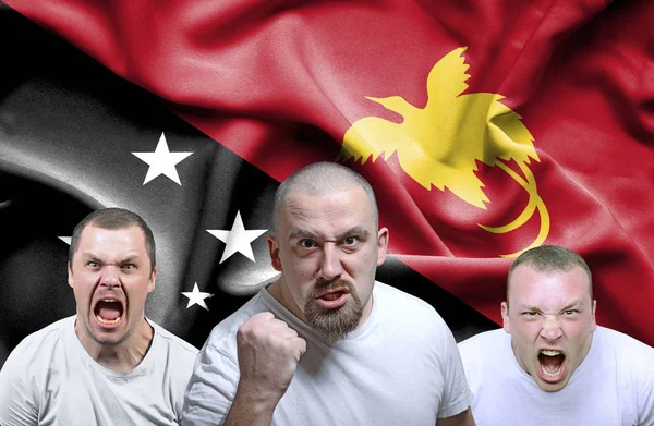 Conceptueel beeld van boze mannen uit Papoea-Nieuw-Guinea — Stockfoto