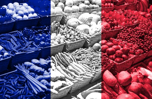 Różnorodność Świeżych Owoców Warzyw Przeciwko Fladze Narodowej Francji — Zdjęcie stockowe