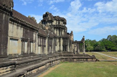 Bir antik tapınak kompleksi Angkor, Kamboçya Angkor Wat binalarda yan görünüm