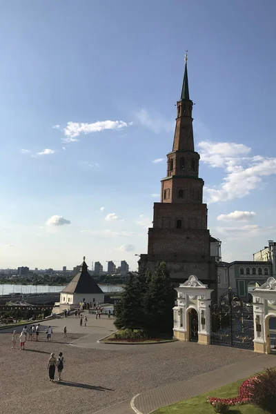 Torre Inclinada Syuyumbike Território Kremlin Kazan Dia Ensolarado República Tartaristão — Fotografia de Stock