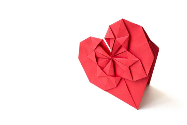 Geïsoleerde Rood Papier Hart Gemaakt Origami Techniek Een Witte Achtergrond — Stockfoto
