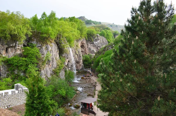 Panorama Över Honung Vattenfall Solig Dag Karachay Cherkessia Kaukasus Ryssland — Stockfoto