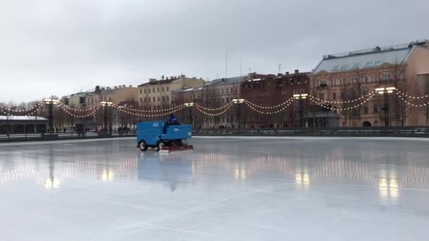 San Petersburgo Rusia Febrero 2019 Ice Combine Refresca Hielo Una — Vídeos de Stock