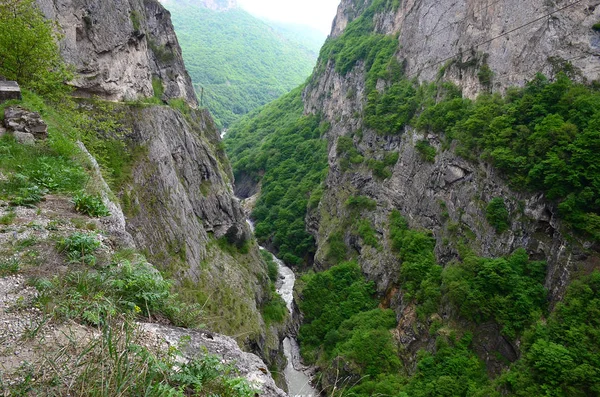 Cherek φαράγγι στην Δημοκρατία της Καμπαρντίνο-Μπαλκάρια τη Βόρεια Καύκασος, Ρωσία — Φωτογραφία Αρχείου