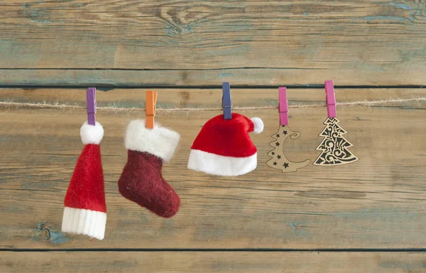 Sombrero Santa Botas Con Decoración Navideña Sobre Fondo Madera — Foto de Stock