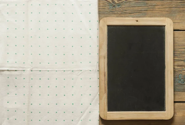 菜单黑板上的木桌背景 — 图库照片