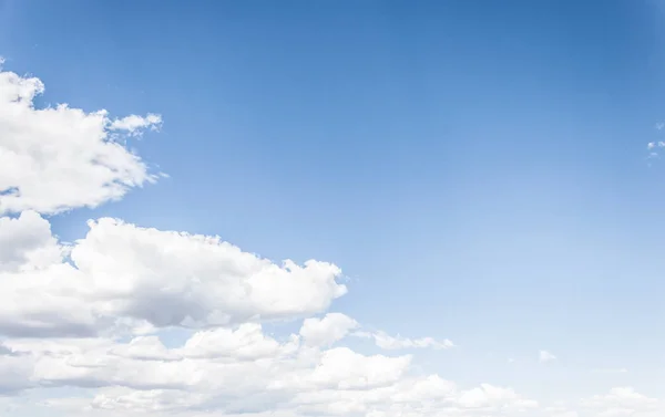 Schöne Wolken Mit Blauem Himmel Hintergrund — Stockfoto
