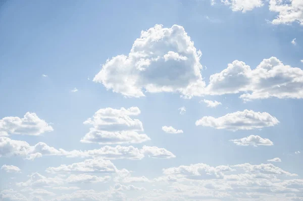 Nuvens Bonitas Com Fundo Azul Céu — Fotografia de Stock