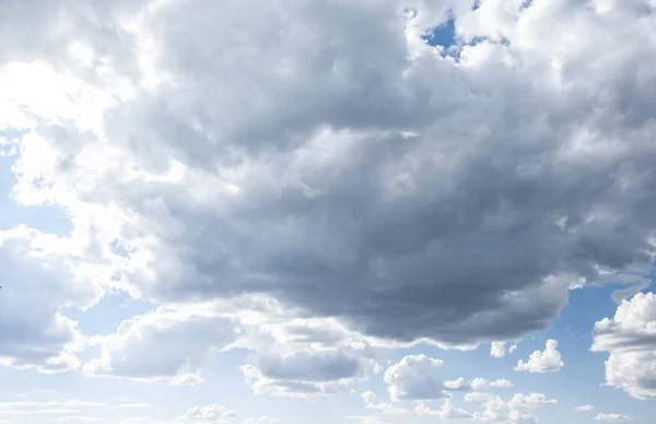 Schöne Wolken Mit Blauem Himmel Hintergrund — Stockfoto