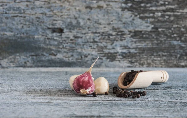 Garlic Cloves Wooden Desk Table Vintage Background Kitchen — Stock Photo, Image