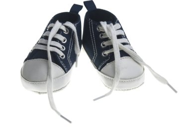 Bebek spor ayakkabı beyaz arka plan üzerinde izole