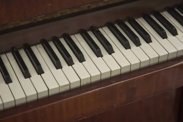 Крупним Планом Біло Чорні Клавіші Піаніно — стокове фото