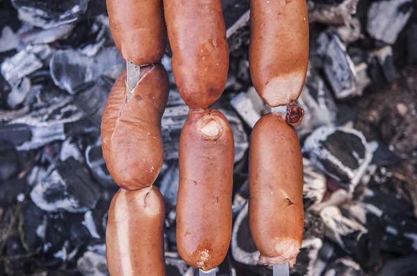 Saucisses Sur Brochettes Sur Gril Pique Nique Dans Forêt — Photo